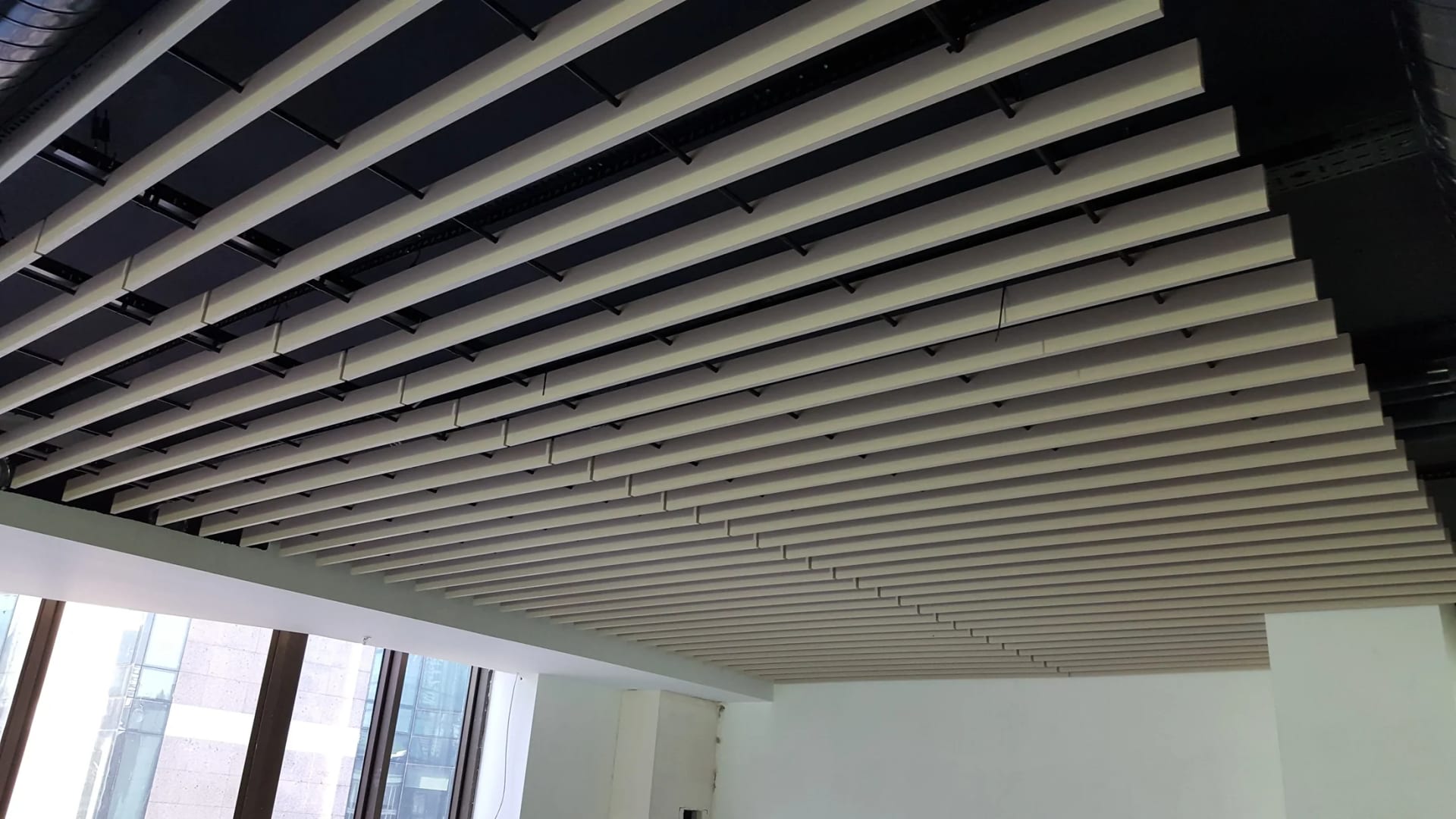 Baffle Akustik Tavan uygulaması — İstanbul, Ekin Yapı Dekorasyon — Fotoğraf 4/8