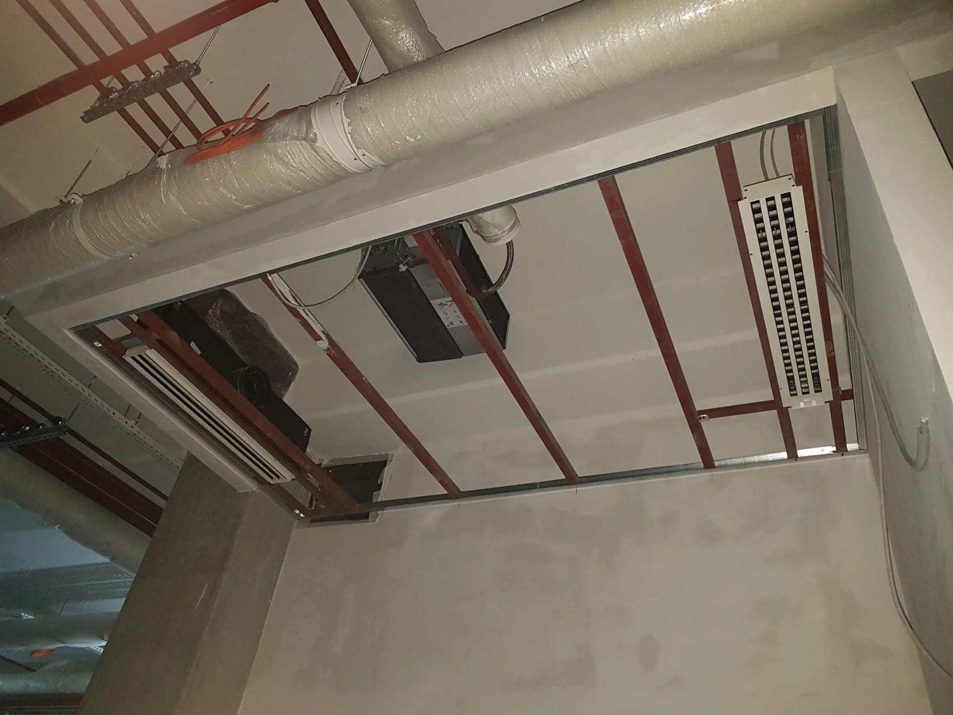 Slot Hatlı Asma Tavan uygulaması — İstanbul, Ekin Yapı Dekorasyon — Fotoğraf 13/17