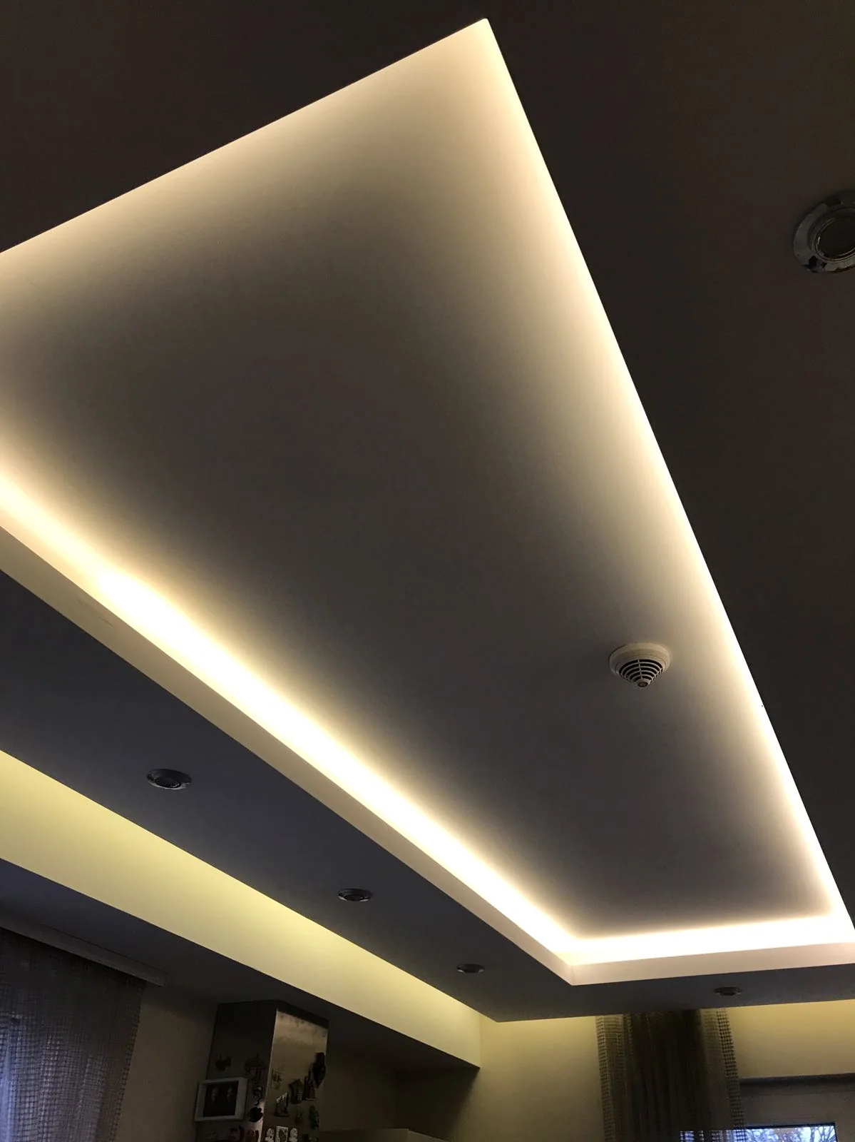 Salon Tavanında Renk Değiştiren Işık Bandı uygulaması, ticari alan — İstanbul, Ekin Yapı Dekorasyon — Fotoğraf 7/16