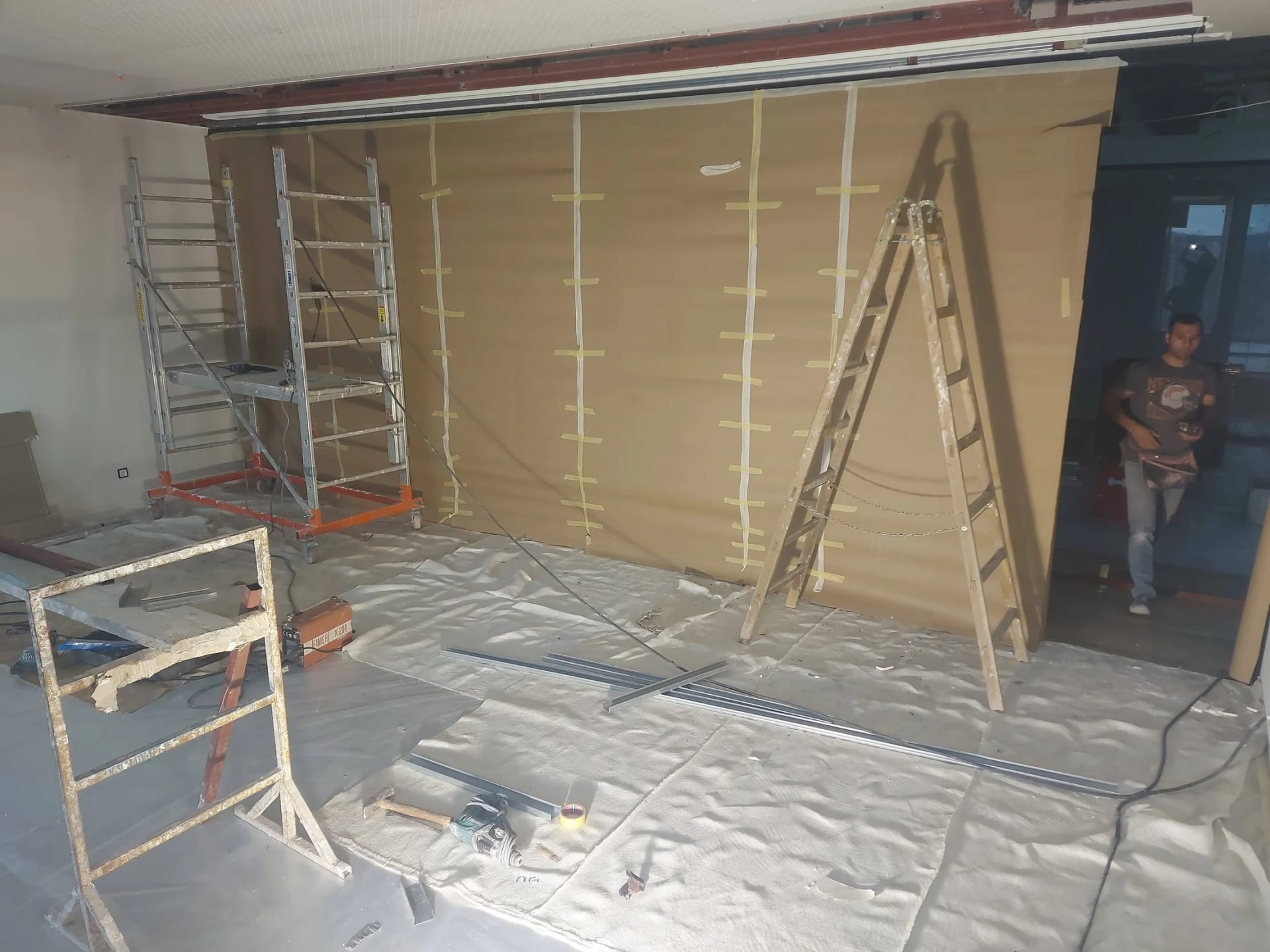 Salon Tavanında Renk Değiştiren Işık Bandı uygulaması, ticari alan — İstanbul, Ekin Yapı Dekorasyon — Fotoğraf 8/16