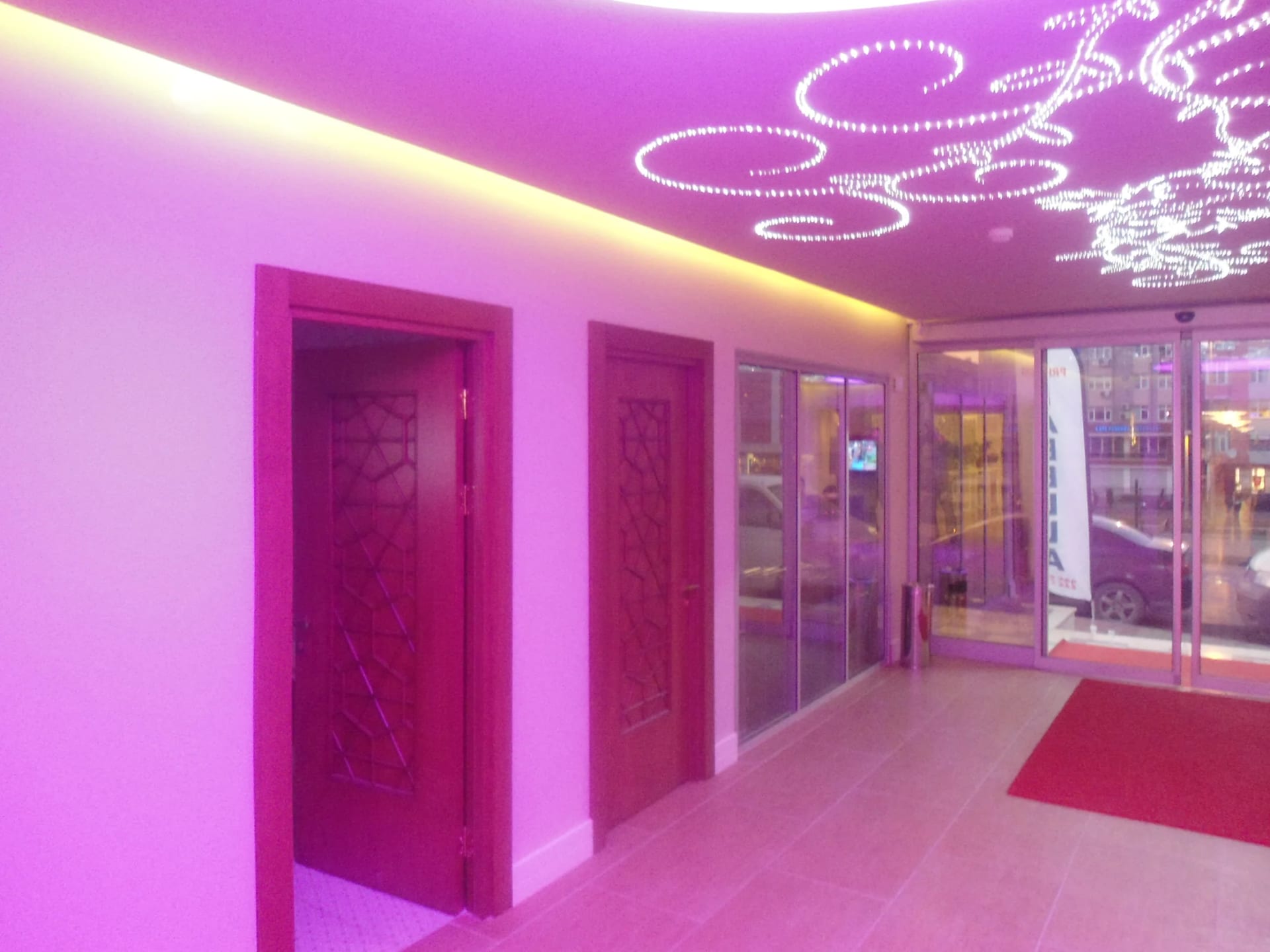 Salon Tavanında Renk Değiştiren Işık Bandı uygulaması, ticari alan — İstanbul, Ekin Yapı Dekorasyon — Fotoğraf 11/16